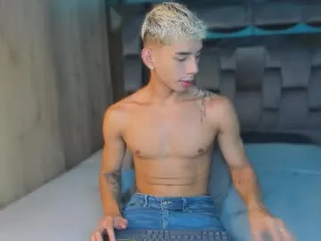 Offline andrew_twink18 on Chaturbate