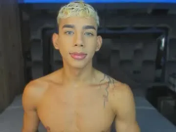 Offline andrew_twink18 on Chaturbate