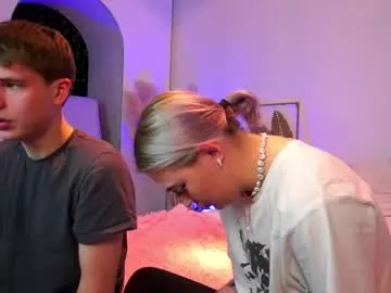 Offline andyjey_ on Chaturbate