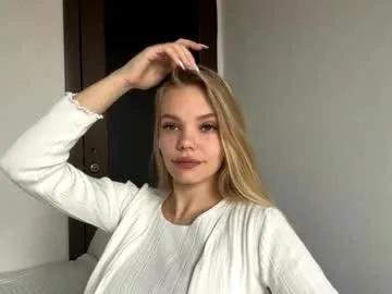 argeliaboivin — Goal: a very sweet kiss <3 Hi, my name is Amelia^^^ I'm a #newbie and this is my first day #shy #nonude #18 #blonde girl [40 tokens remaining]