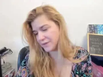 Offline artsyandcraftsy_ on Chaturbate