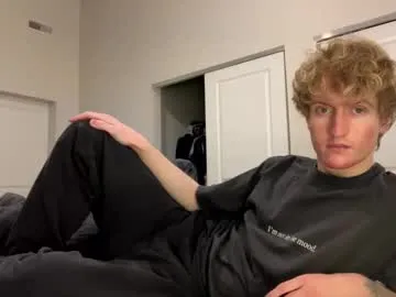 Offline blonde_boi99 on Chaturbate