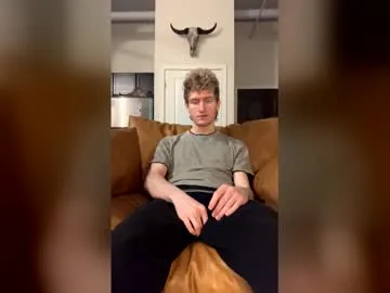 Offline blonde_boi99 on Chaturbate