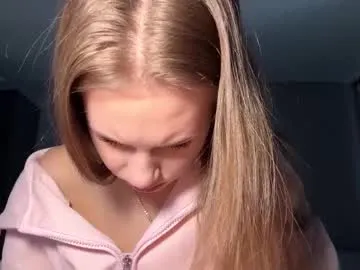 Offline carolecronan on Chaturbate