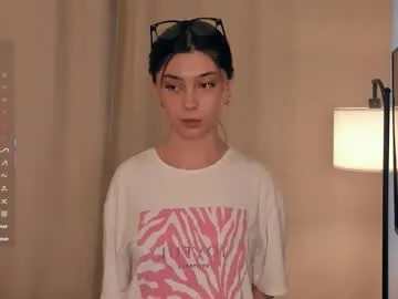 Freechat charlinepiker on Chaturbate