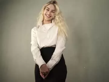 Offline cuteelsa_ on Chaturbate