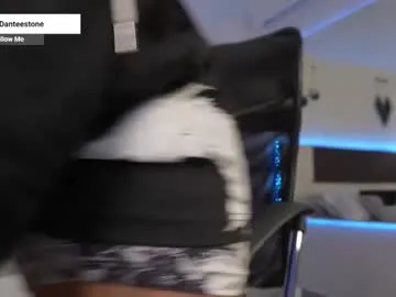 Offline danteestone on Chaturbate
