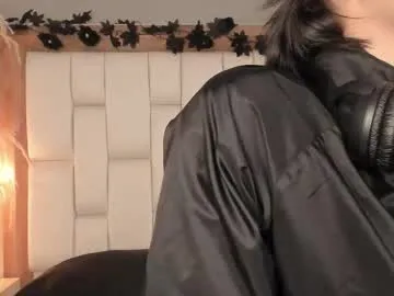 Freechat daphne_and_roger on Chaturbate