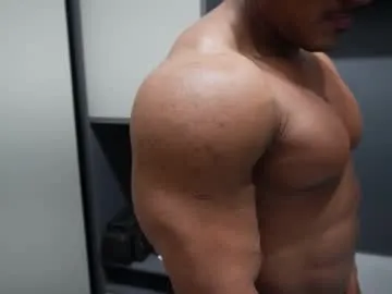 Offline henrimusclee on Chaturbate