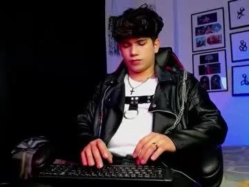 lylebennett_ —  Cum Goal: I explode everything for you! #young #bigcock #bigass #leather #master [5000 tokens remaining]