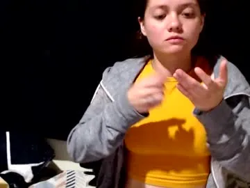 Freechat miahells on Chaturbate