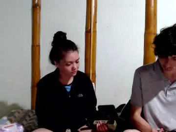 Freechat miahells on Chaturbate