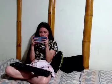 Freechat miahells on Chaturbate