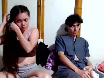 Freechat miahells on Chaturbate