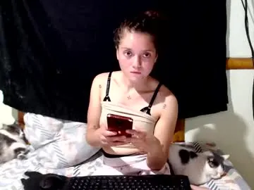 Freechat miahells on Chaturbate