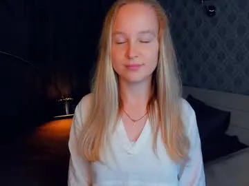 Offline nicolavanderbie on Chaturbate