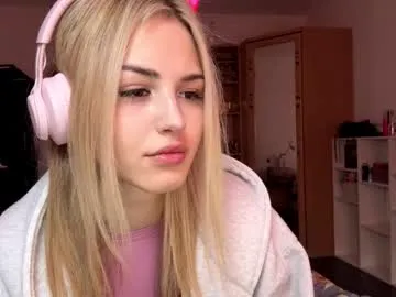 Offline ozellagranville on Chaturbate