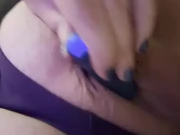 Offline peachynessa on Chaturbate