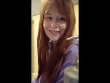 pizzedwife on Chaturbate