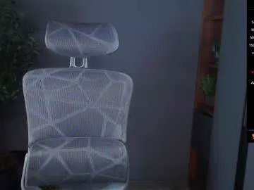 Offline queen_kitty1818 on Chaturbate