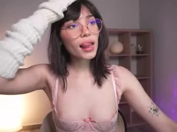 Offline sadelune on Chaturbate