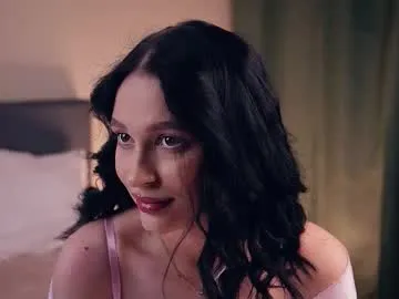 Offline suziegoglia on Chaturbate