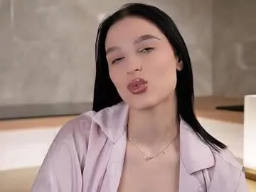 Offline suziegoglia on Chaturbate