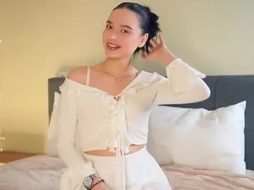 Offline suziegoglia on Chaturbate