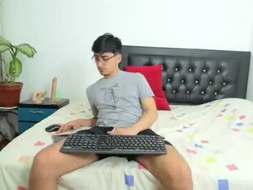 Offline versatileguuy on Chaturbate