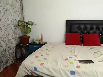 Offline versatileguuy on Chaturbate