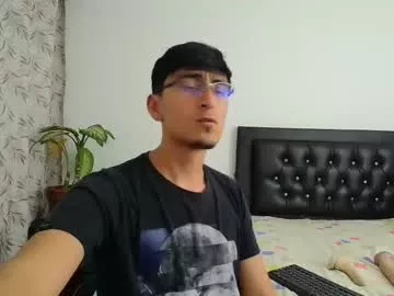 Offline versatileguuy on Chaturbate