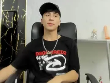 Offline xandergrey8 on Chaturbate