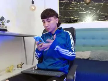 Offline xandergrey8 on Chaturbate