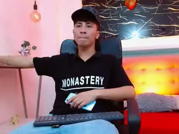 Offline xandergrey8 on Chaturbate