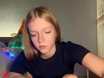 yasminmarus — Goal: Let's take a look at my outfit and add some hotness -  Hi Im Amy, in #new here sorry if m so #shy beacause im just #18 #pretty #young [36 tokens remaining]