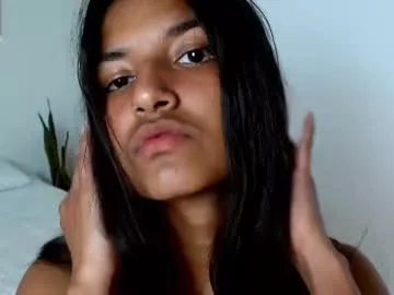 Offline yuliethpetite on Chaturbate