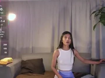 Offline yuliethpetite on Chaturbate