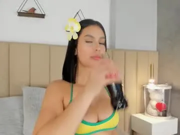 Offline zoemonroee_ on Chaturbate