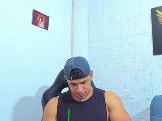 aaron_velour on Flirt4Free 