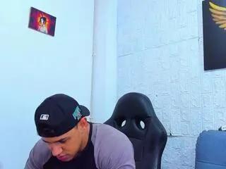 aaron_velour on Flirt4Free 