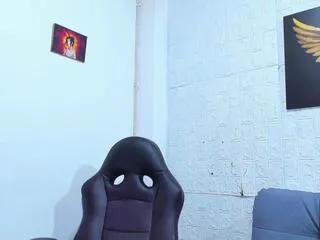 aaron_velour on Flirt4Free 