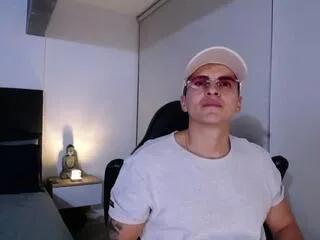 christian_valencia — Freechat on Flirt4Free