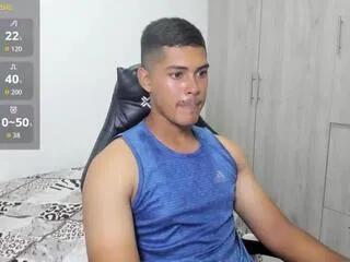 dylaan_fox — Freechat on Flirt4Free