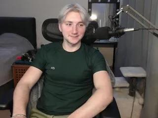 elvin_vaenight on Flirt4Free