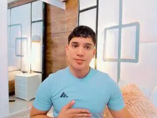esteban_morenoo on Flirt4Free 