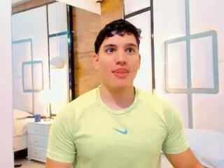 esteban_morenoo — Freechat on Flirt4Free