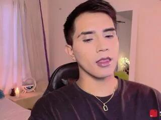noah_milll — Freechat on Flirt4Free