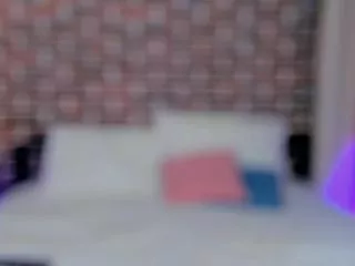 Offline olivia_valenti on Flirt4Free