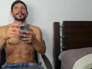 robert_hunk on Flirt4Free