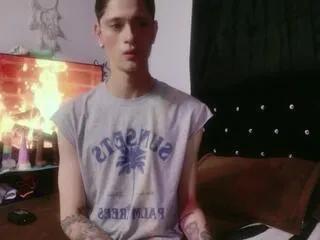 tyler_thin — Freechat on Flirt4Free